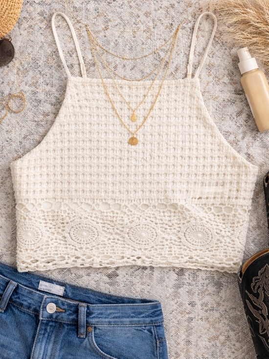 love on a hanger Tops - Love on a Hanger ivory crochet crop top – size XL